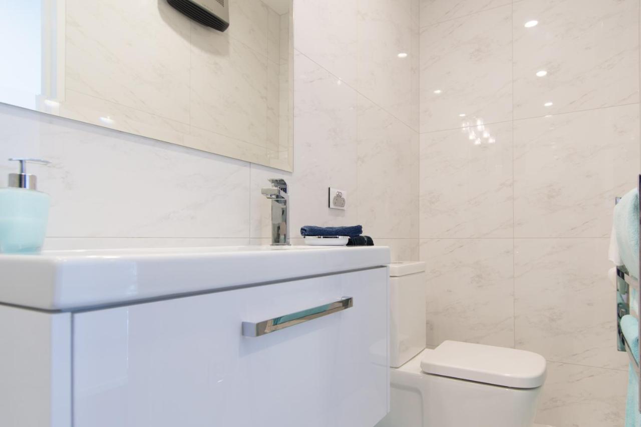 Aqua-Heights Apartment Nelson Bagian luar foto